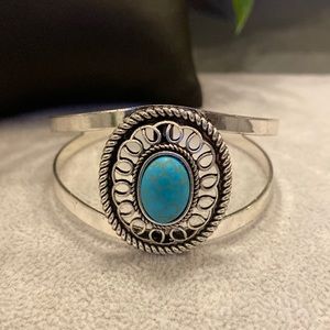 Silver and blue turquoise stone cuff bracelet! Nwot